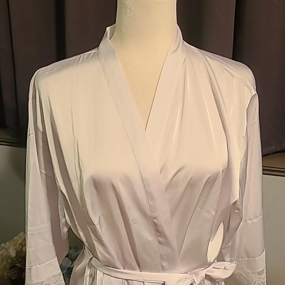 Elegant White Bridal Robe Large / XL